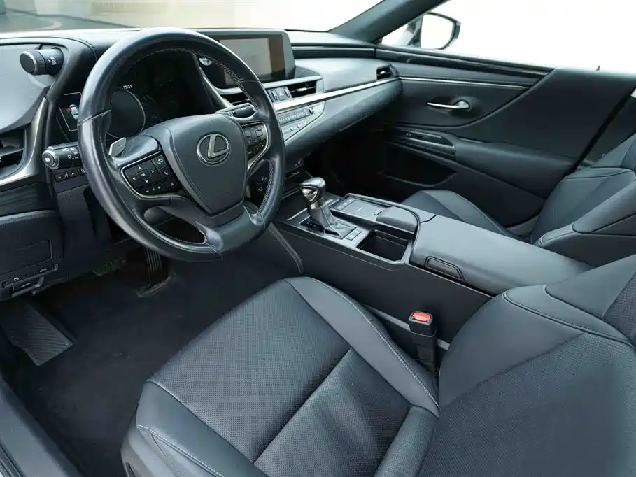 Lexus ES 200 2018
