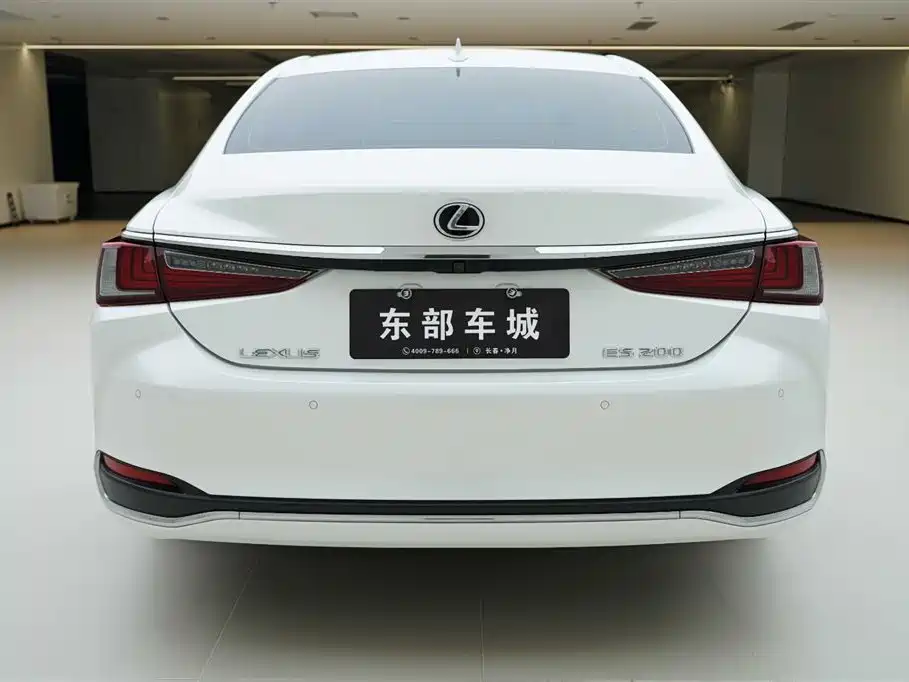 Lexus ES 200 2018