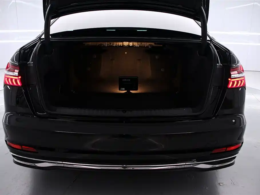 Audi A6L 2023 55 TFSI quattro Exclusive Elegant