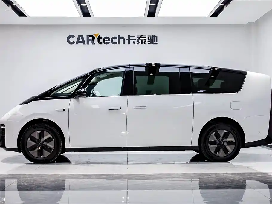 Li Auto MEGA 2025 Ultra Smart Refresh Edition