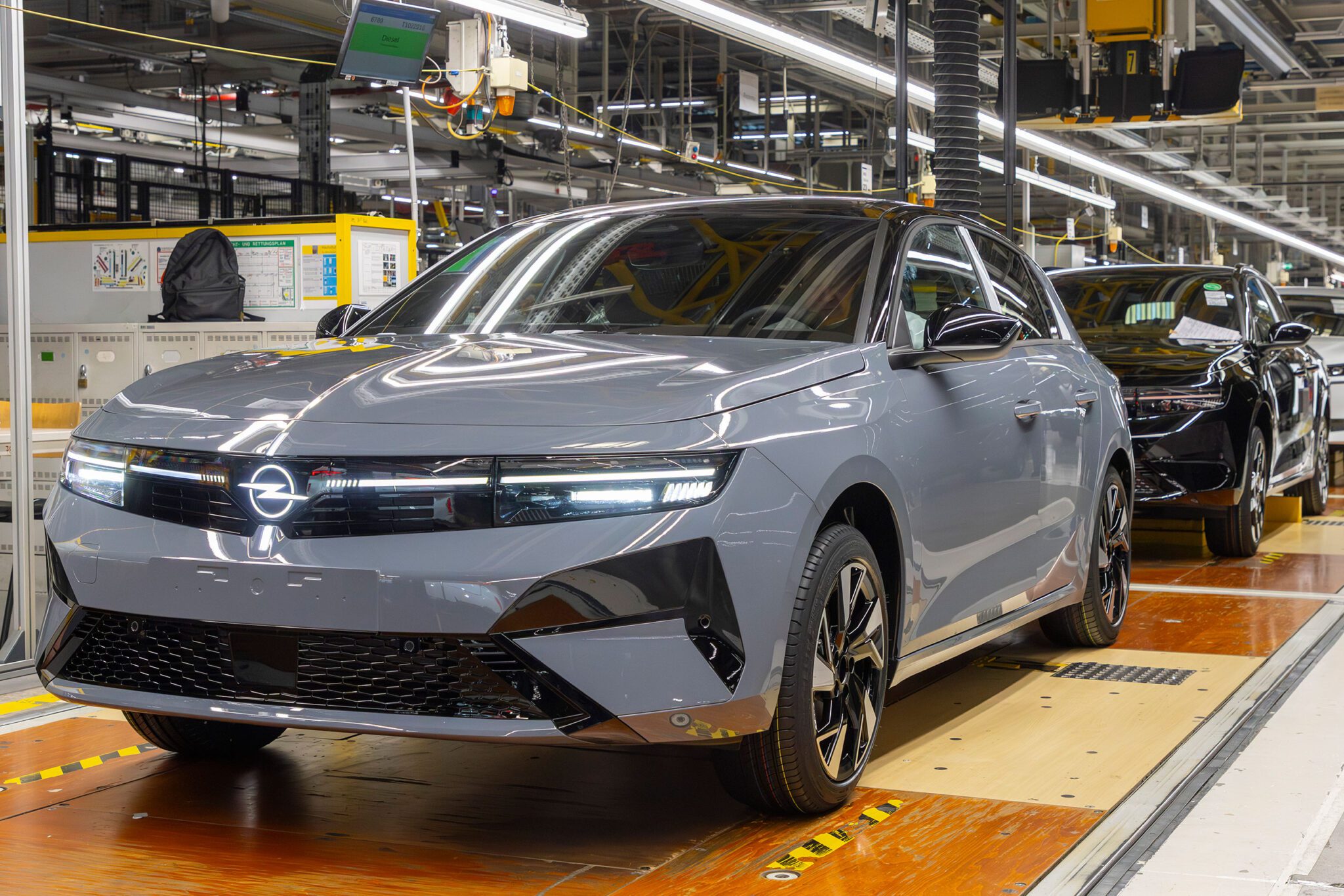 Opel подтверждает производство Astra в Рюссельсхайме на платформе STLA One: инвестиции и стратегия до 2030 года