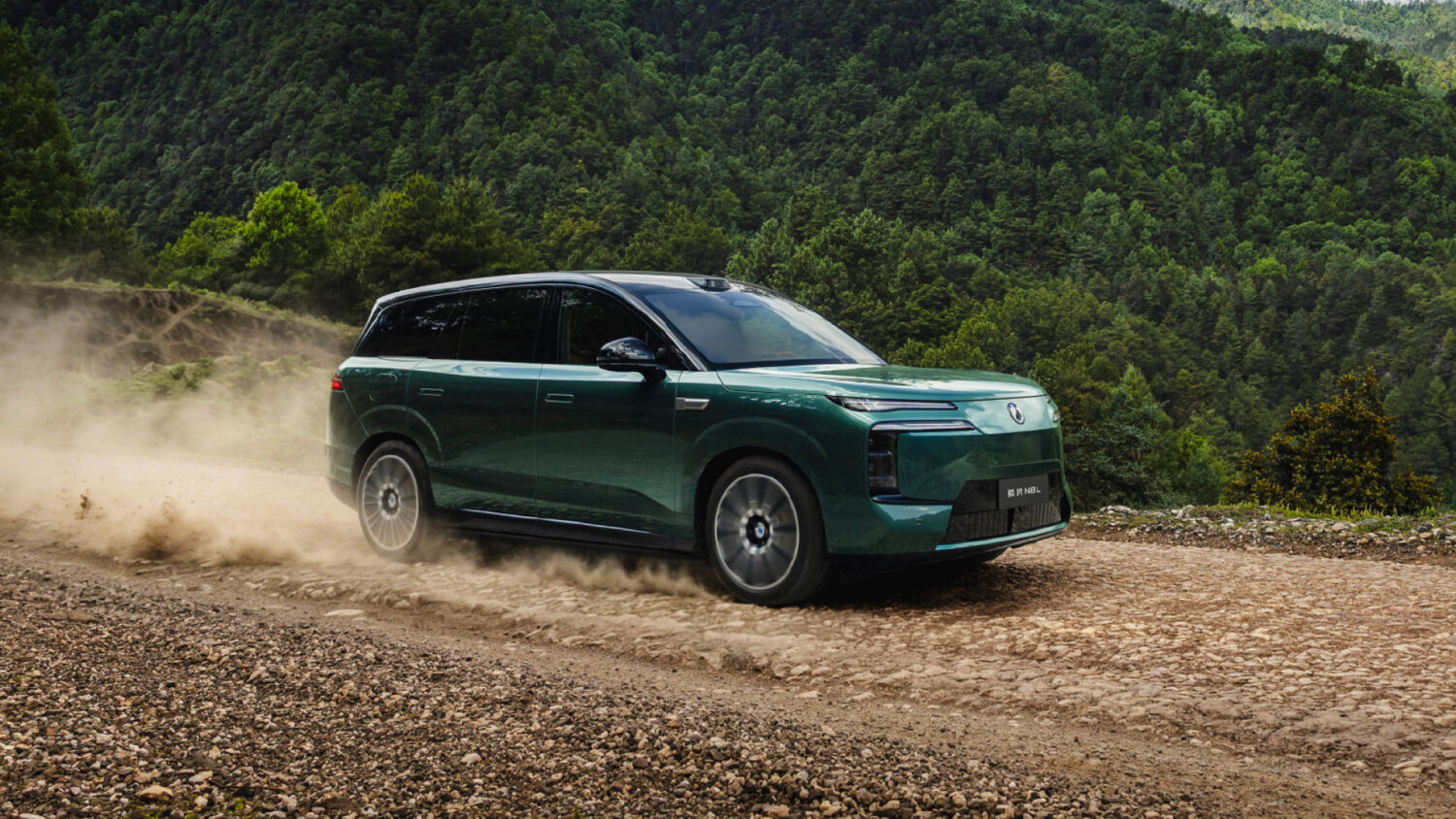 Новый BYD Denza N8L с батареей 75,26 кВт·ч и сверхбыстрой зарядкой выходит на рынок Китая 23 июня