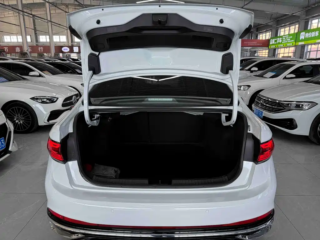 2023 Volkswagen Sagitar 280 TSI DSG Ultimate Plus Edition