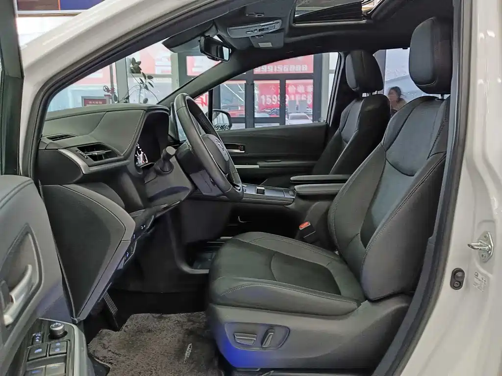 Sienna 2023 2.5L Hybrid Prestige Edition