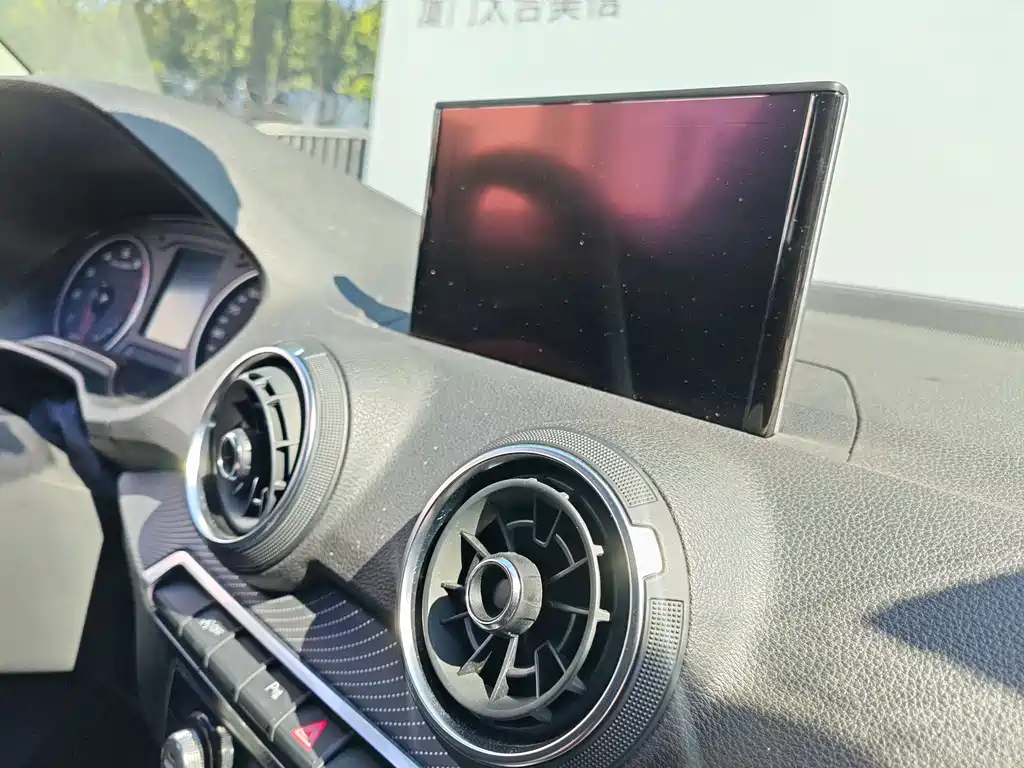 Audi Q2L 2020 35 TFSI Fashion Elegance Edition