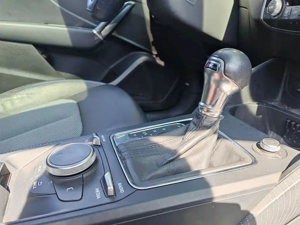Audi Q2L 2020 35 TFSI Fashion Elegance Edition