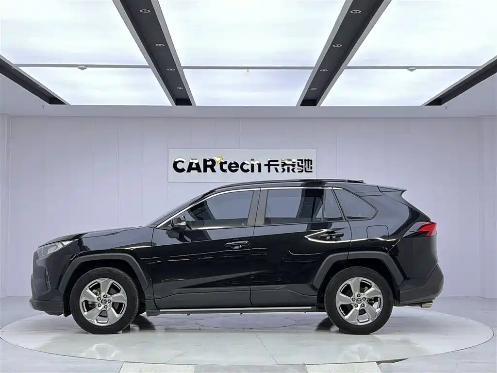 RAV4 2022 2.0L CVT Two-Wheel Drive Fashion Edition