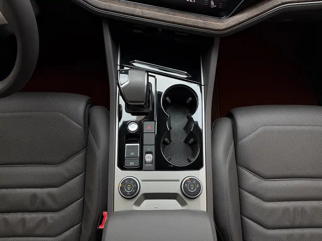 Touareg 2019 3.0 TSI Shifeng Edition National VI