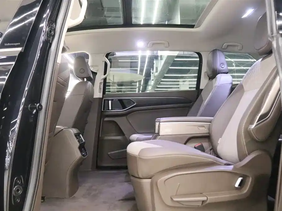 Viloran 2024 330TSI Business Edition