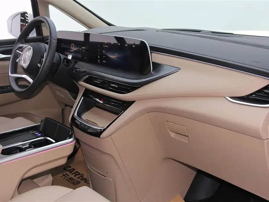 Buick GL8 2025 Luxury Executive Coach Comfort DG Edition