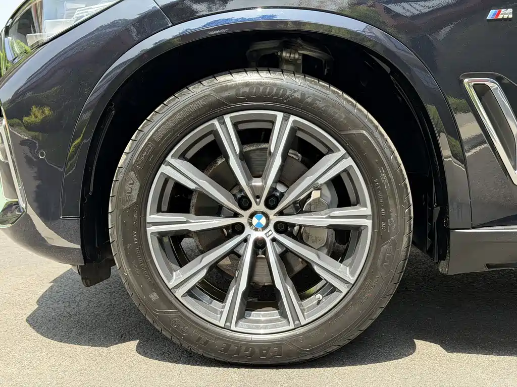 BMW X5 2022 xDrive 30Li M Sport Package