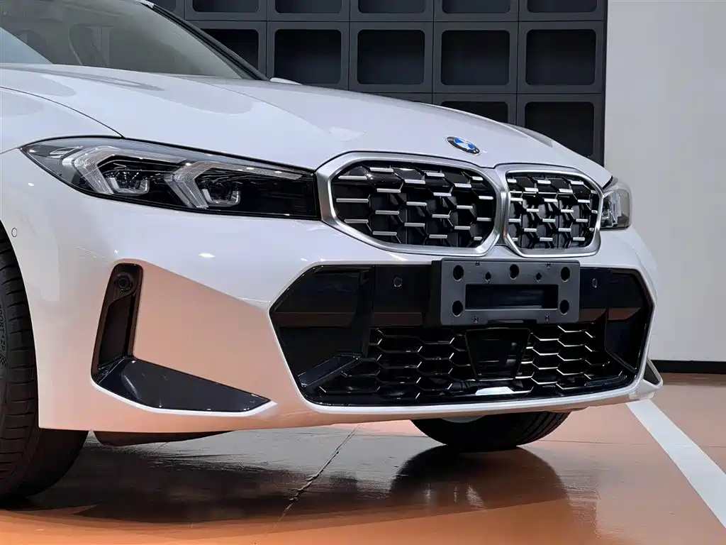 BMW 3 Series 2025 Model 325i M Sport Package