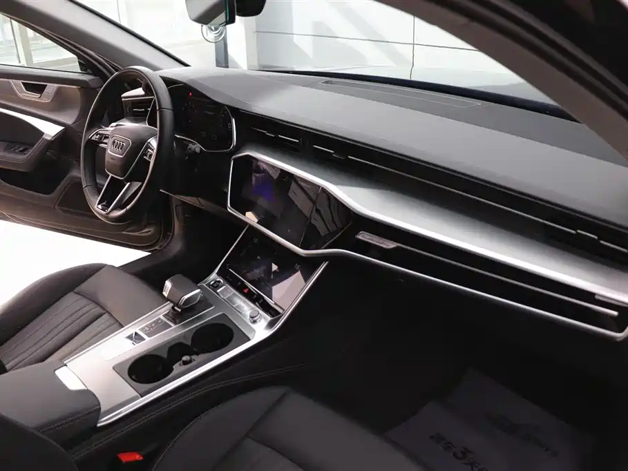 Audi A6 Import 2023 allroad quattro 55 TFSI Prestige Off-road Model