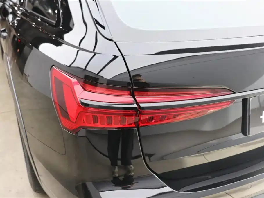 Audi A6 Import 2023 allroad quattro 55 TFSI Prestige Off-road Model