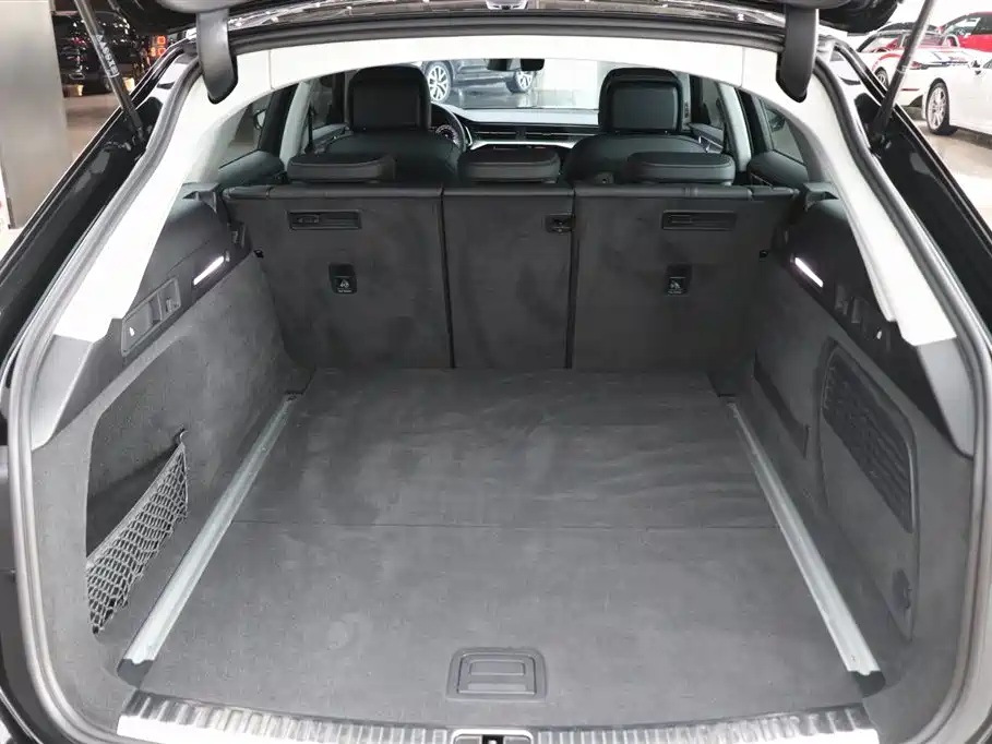 Audi A6 Import 2023 allroad quattro 55 TFSI Prestige Off-road Model
