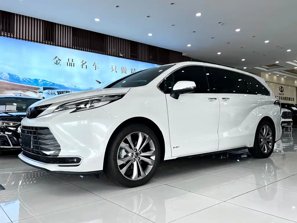 SIENNA 2024 2.5L Hybrid Premium Luxury Edition