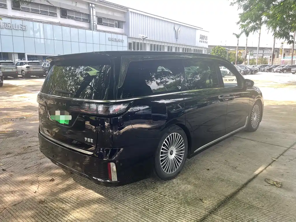 Dreams Explorer 2025款 PHEV All-Wheel Drive Flagship Kunpeng Edition