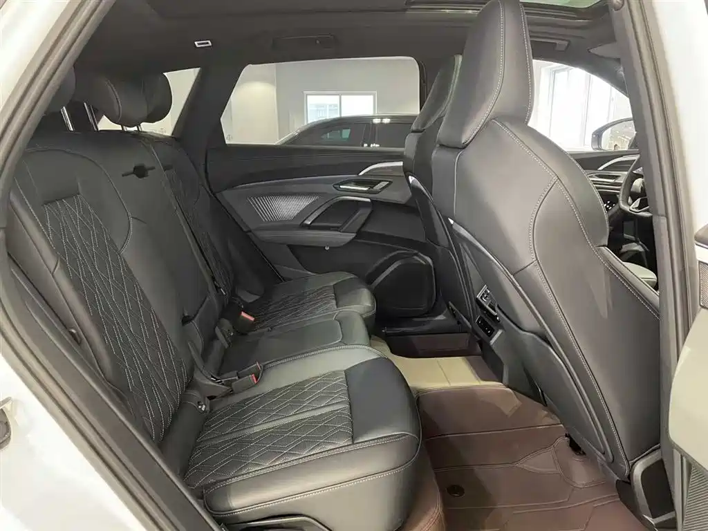 Audi Q5L 2026 model 2.0T Smart Hybrid Prestige Edition