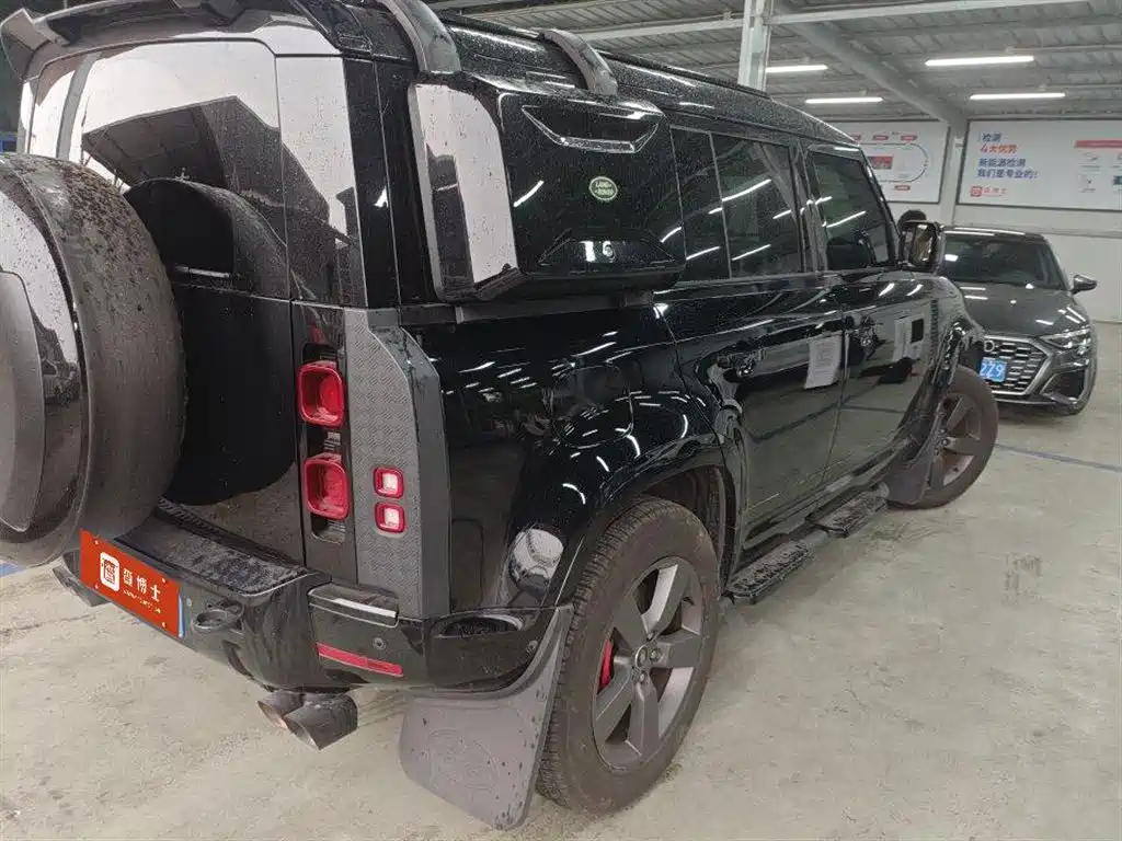 Land Rover Defender 2025 110 3.0T P400 X-Dynamic HSE