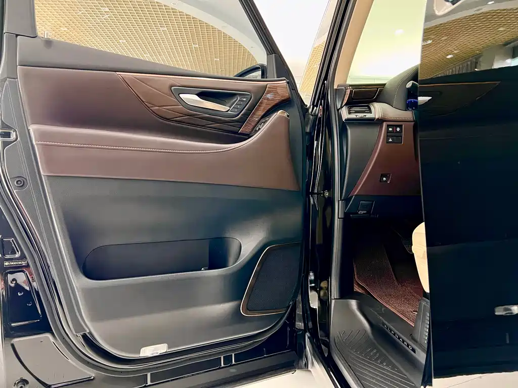 Alphard 2024 Model Double擎 2.5L Zhenxiang Edition
