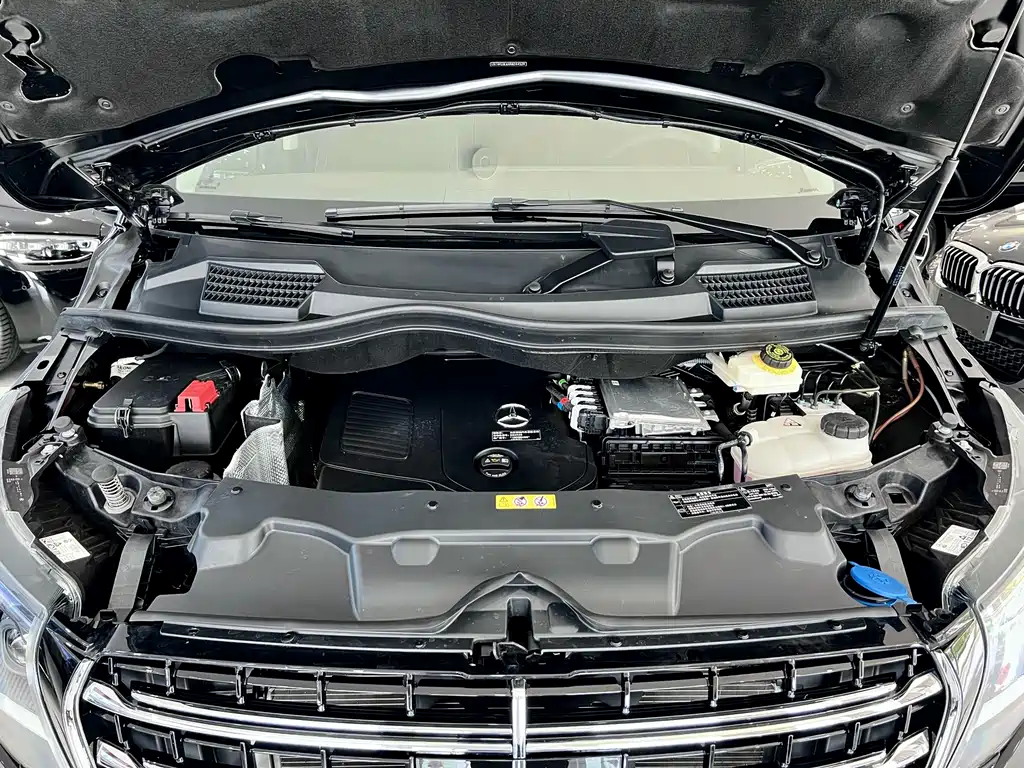 Mercedes-Benz V-Class 2024 300 L Long Wheelbase Luxury Edition