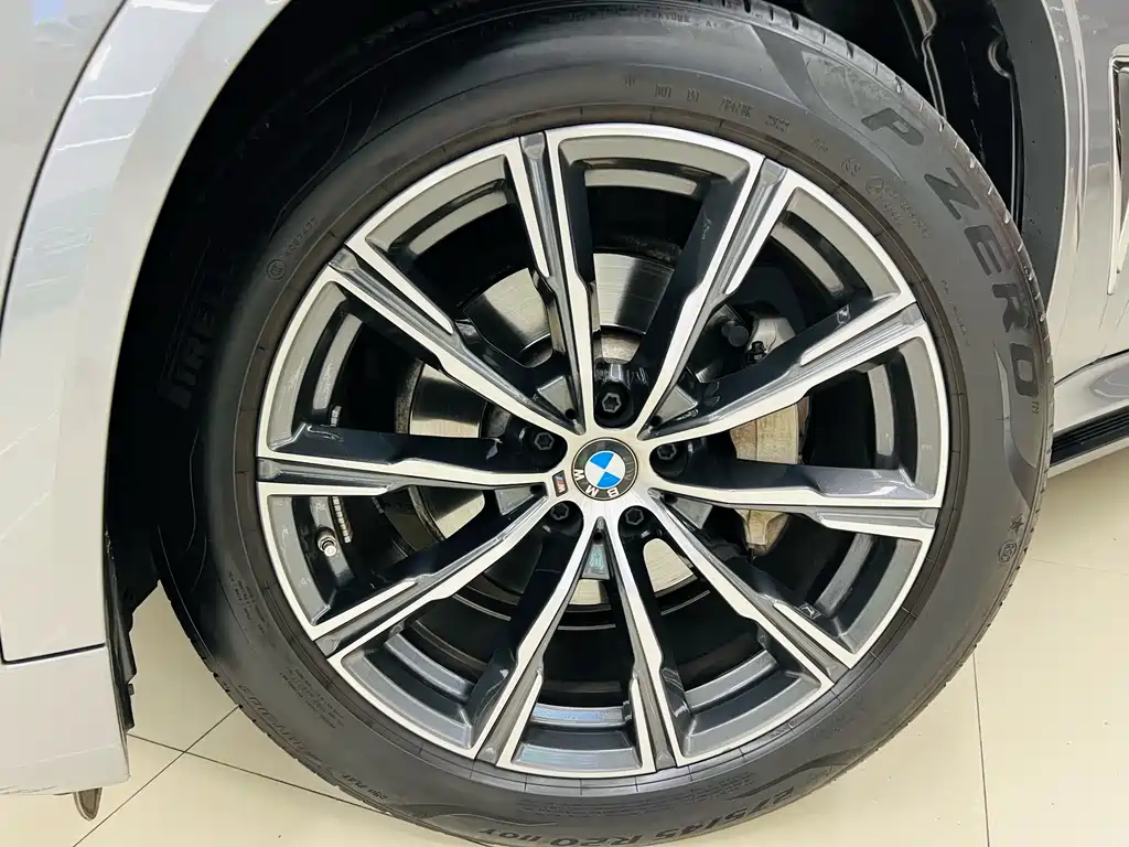BMW X5 2022 xDrive 30Li M Sport Package