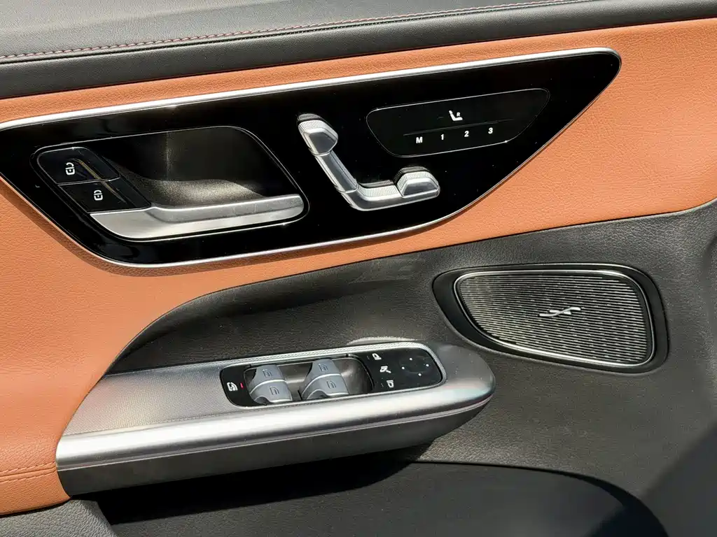 Mercedes-Benz GLC 2023 GLC 260 L 4MATIC Luxury 7-seat