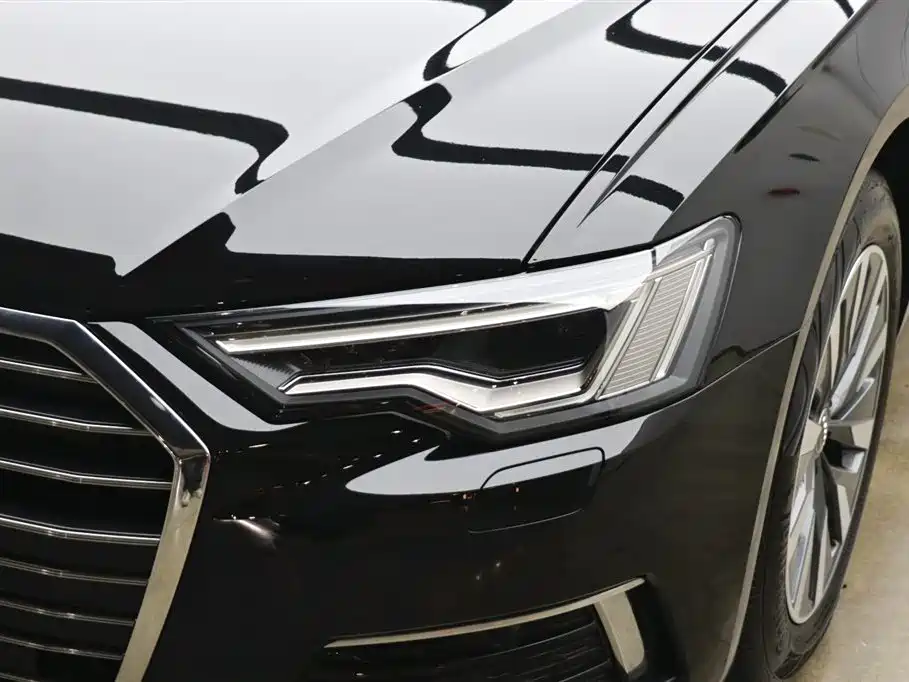 Audi A6L 2021 40 TFSI Luxury Aversion Edition