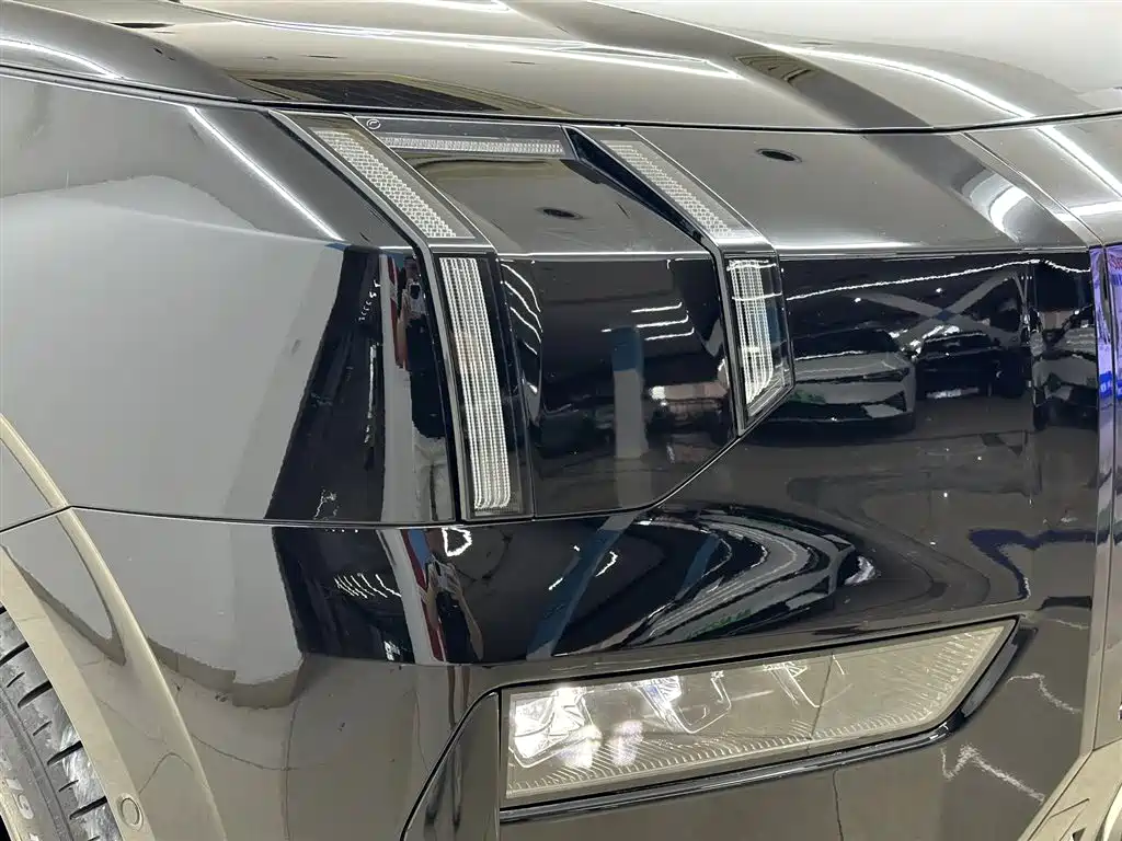 Jizhe 009 2024 Edition Six Executive Edition Four Wheel Drive 108kWh