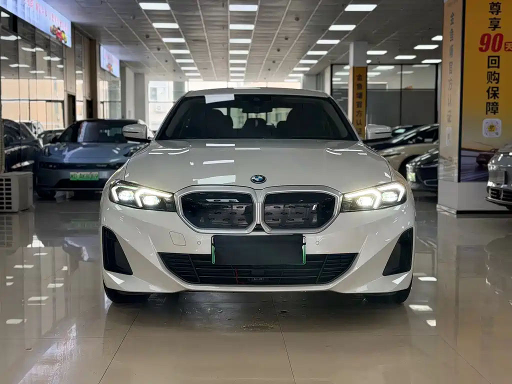 BMW i3 2022 eDrive 35 L