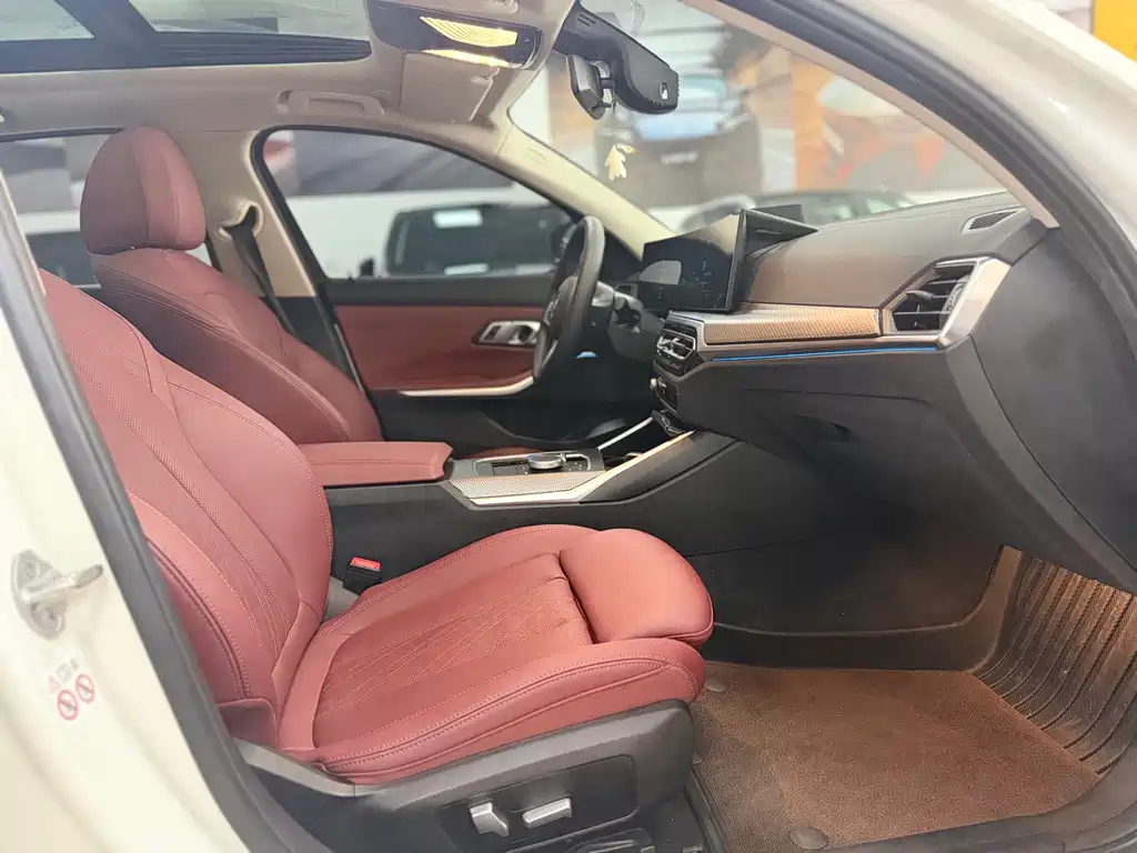 BMW i3 2022 eDrive 35 L