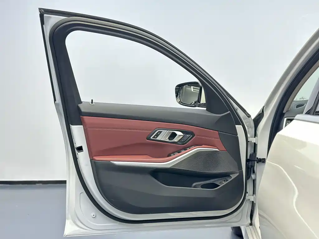 BMW 3 Series 2023 325Li M Sport Package