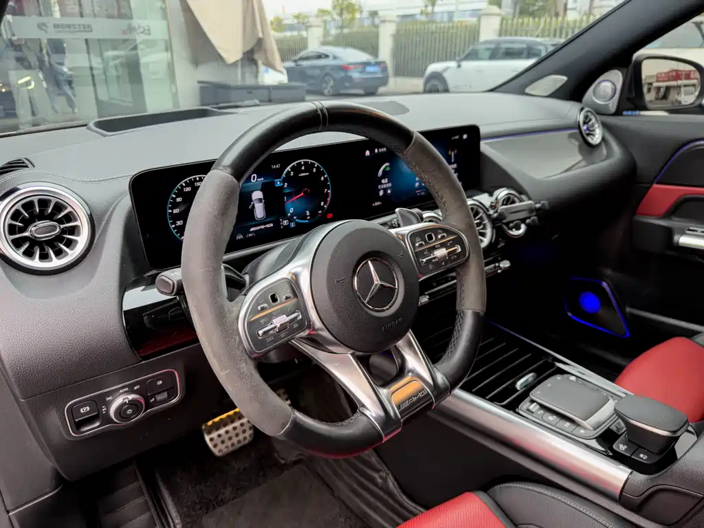 Mercedes-AMG GLA 45 4MATIC+ 2021