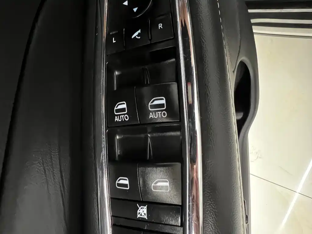Grand Cherokee (Import) 2015 3.0L Shuxiang Navigation Edition