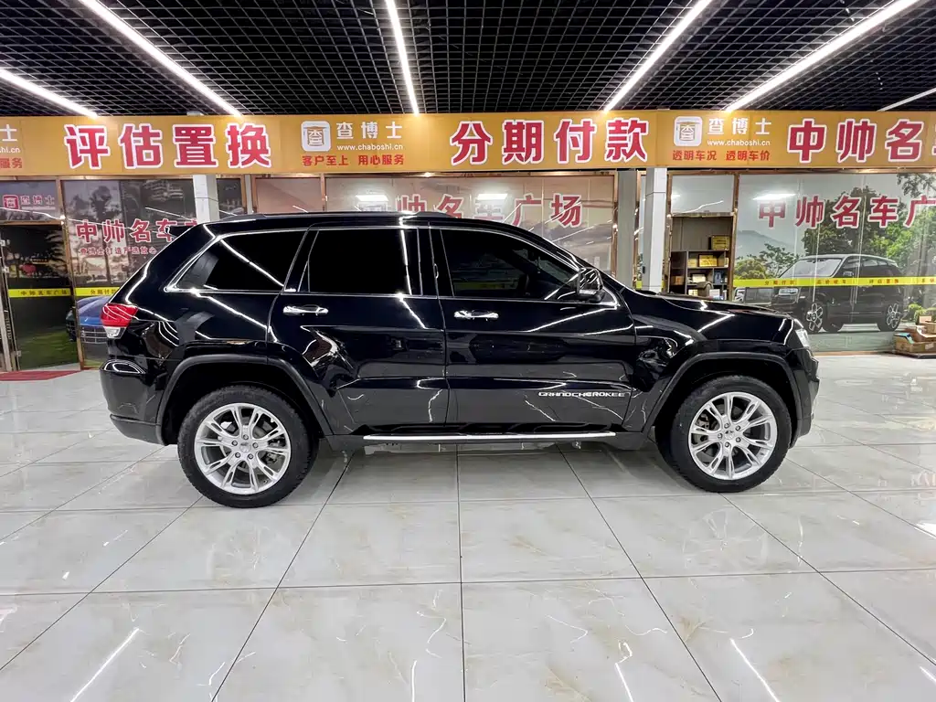 Grand Cherokee (Import) 2015 3.0L Shuxiang Navigation Edition