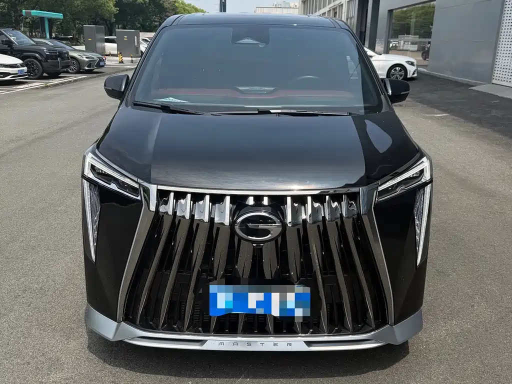 传祺M8 2023款 宗师系列 400T 至尊版