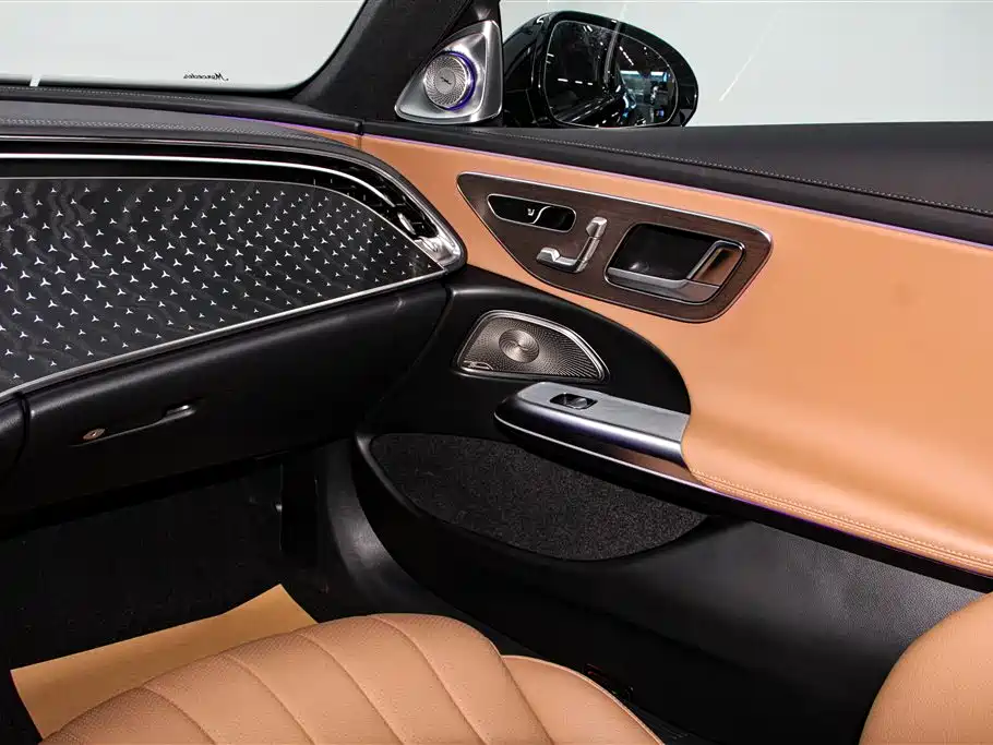 Mercedes-Benz E-Class 2024 E 300 L Fashion Edition