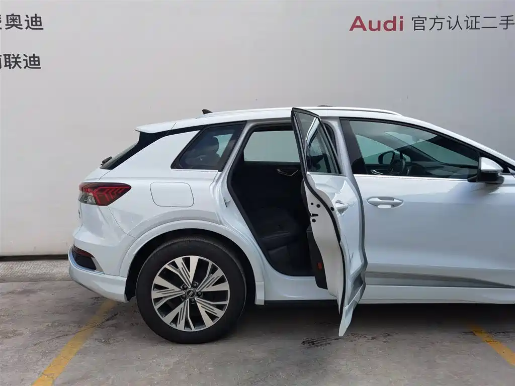 Audi Q4 e-tron 2024 40 e-tron Creative Edition