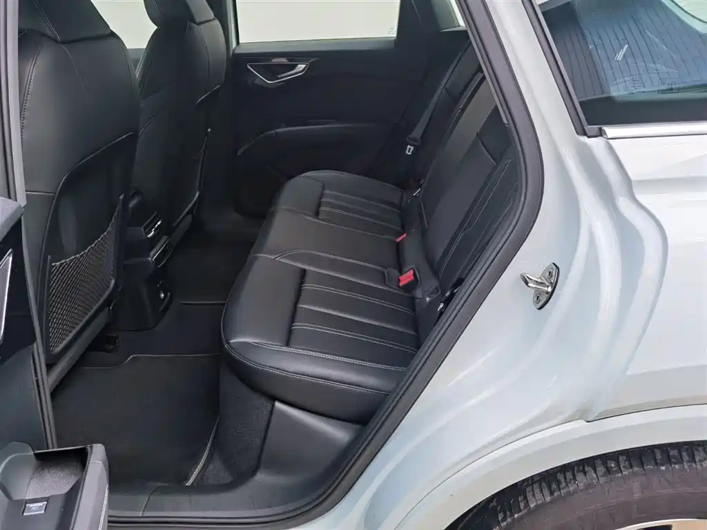 Audi Q4 e-tron 2024 40 e-tron Creative Edition