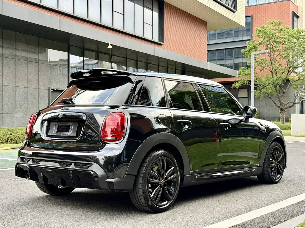 MINI 2022 1.5T Cooper Artist 5-Door Edition