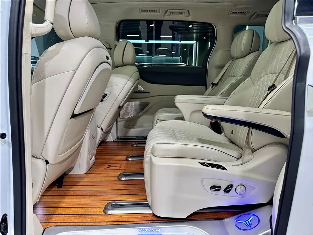 Dreams Explorer 2024款 PHEV Extra-long Range Flagship Edition