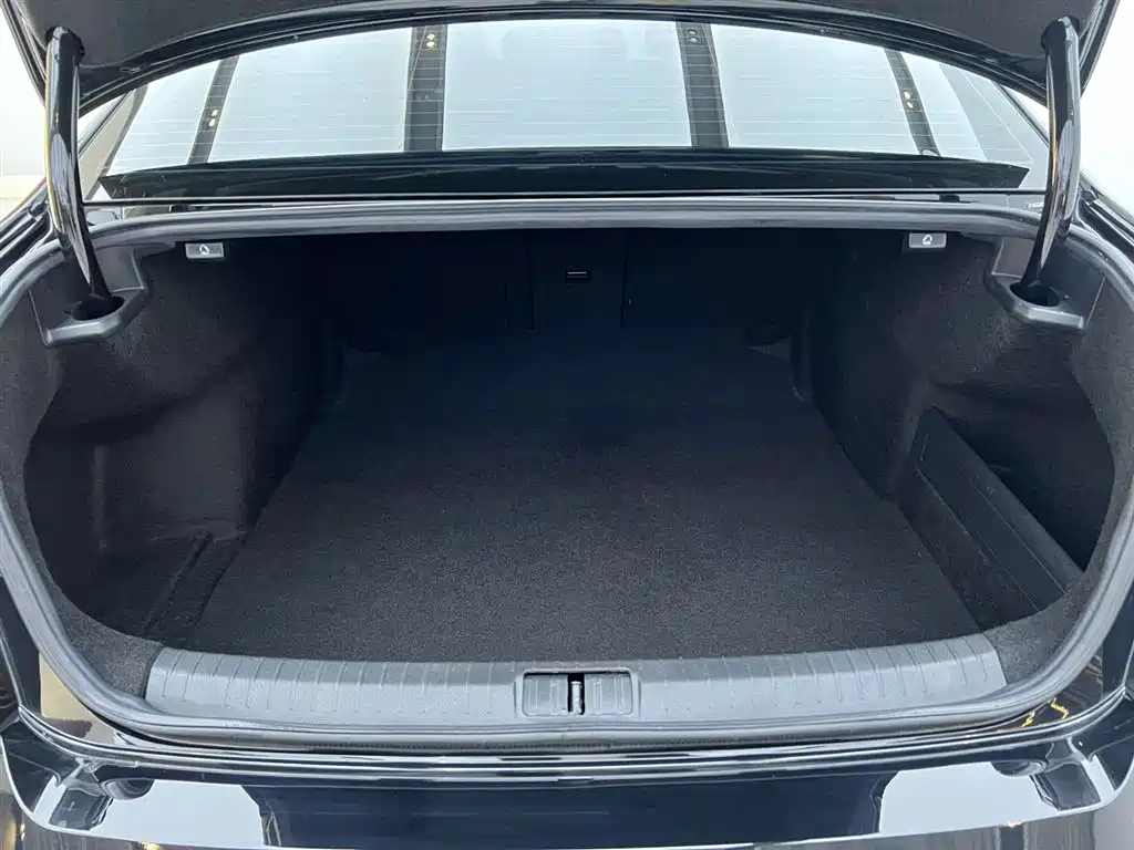 Magotan 2023 Edition 2 Millionth Anniversary 330 TSI DSG Luxury Edition