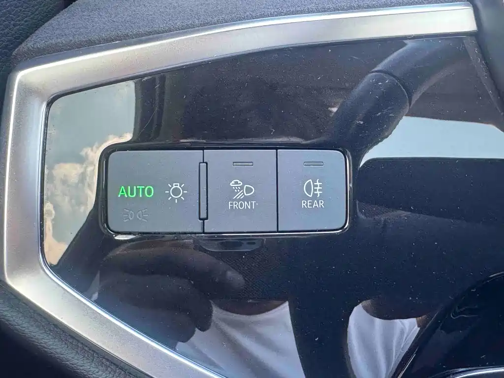 Audi Q3 2023 35 TFSI Sportline (1.4T)