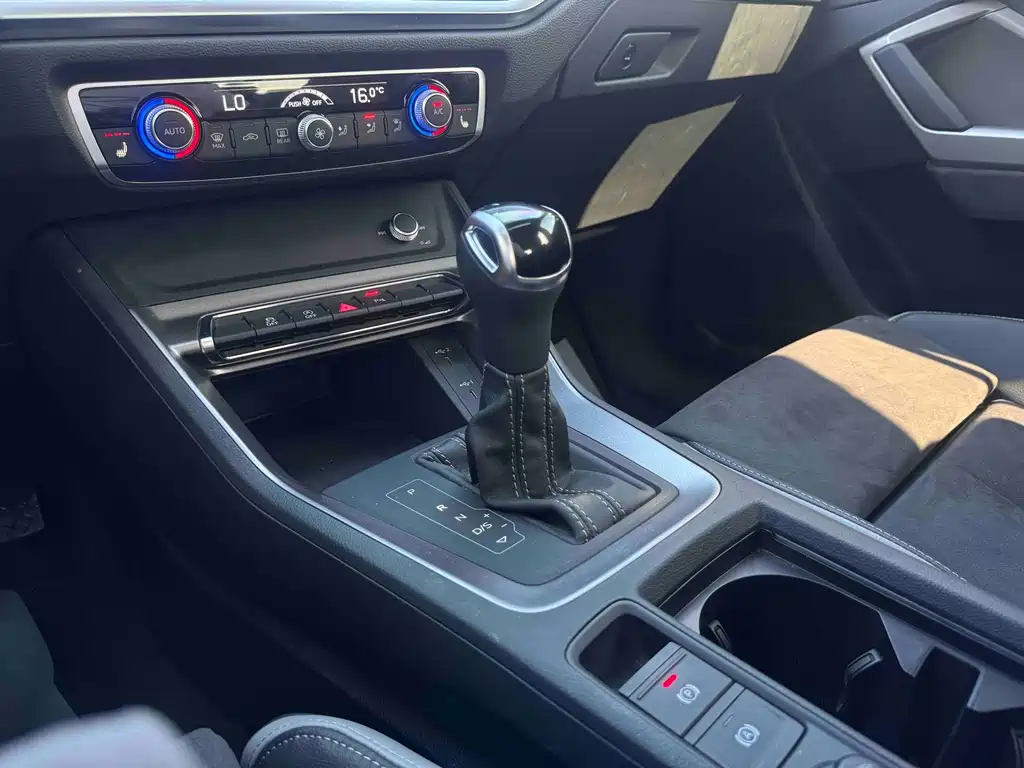Audi Q3 2023 35 TFSI Sportline (1.4T)