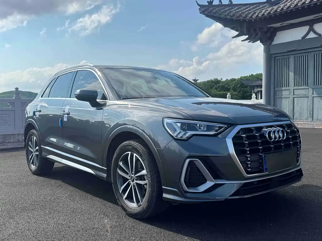 Audi Q3 2023 35 TFSI Sportline (1.4T)