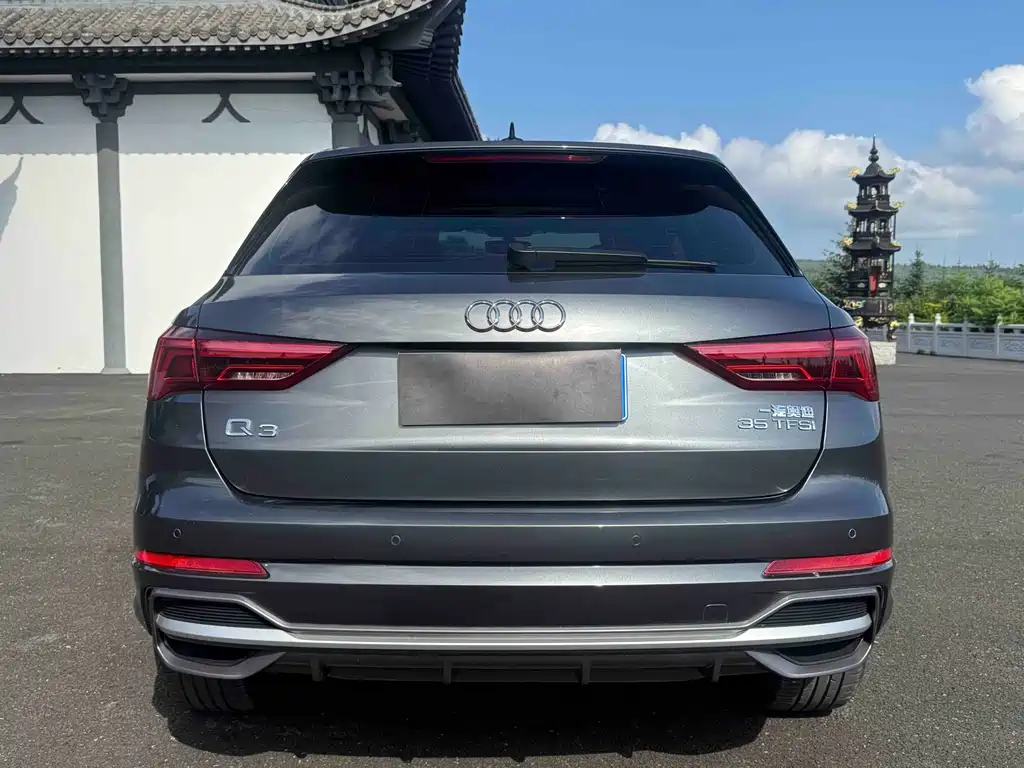 Audi Q3 2023 35 TFSI Sportline (1.4T)