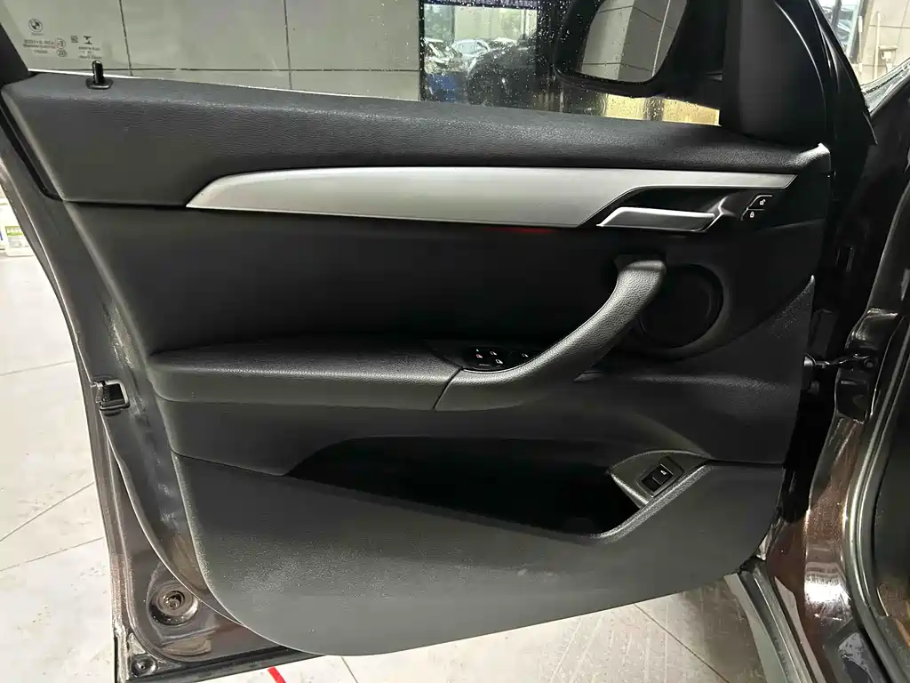 BMW X1 2019 sDrive20Li Leading Edition