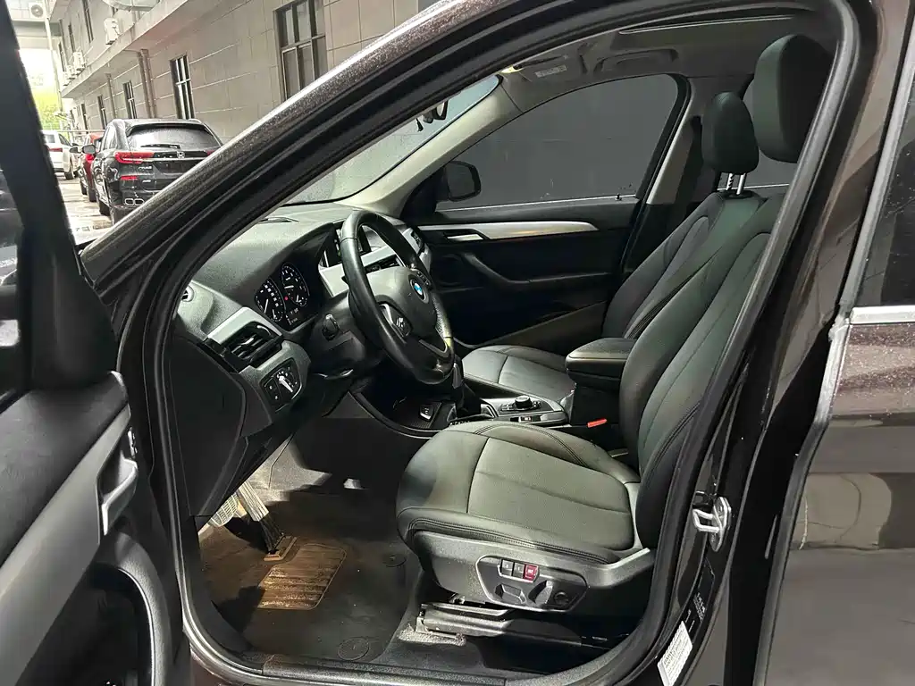 BMW X1 2019 sDrive20Li Leading Edition