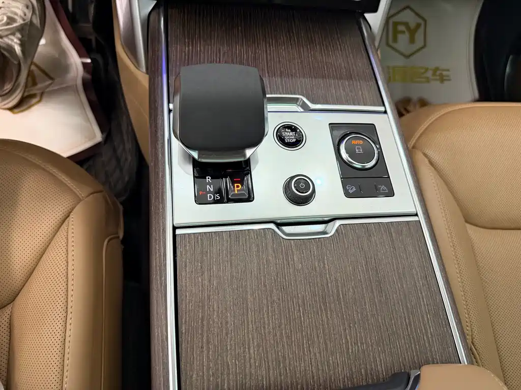 Range Rover 2023 3.0 L6 400PS Creation Extended Edition