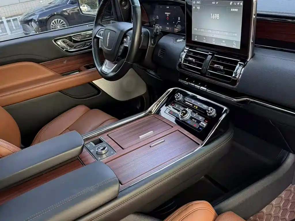 Navigator 2020 3.5T Prestige Edition